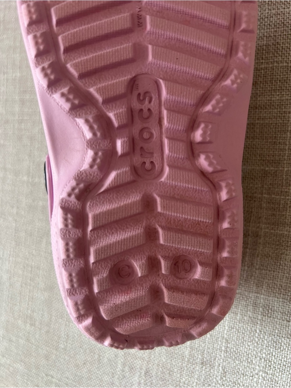 CROCS Dual Comfort Girls/Kids Pink Faux fur Lined mule Clogs w/strap, size 10 - Picture 8 of 8